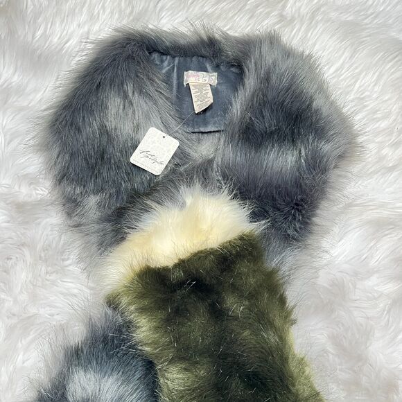 FREE PEOPLE JAGGER FAUX FUR SCARF COLLAR GRAY / GREEN 55" X 5" - Picture 2 of 5